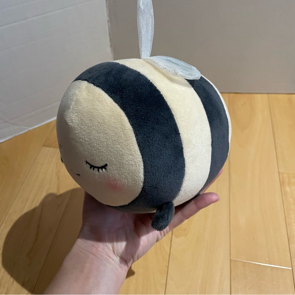 Small bumblebee plush - Picture 6 of 6